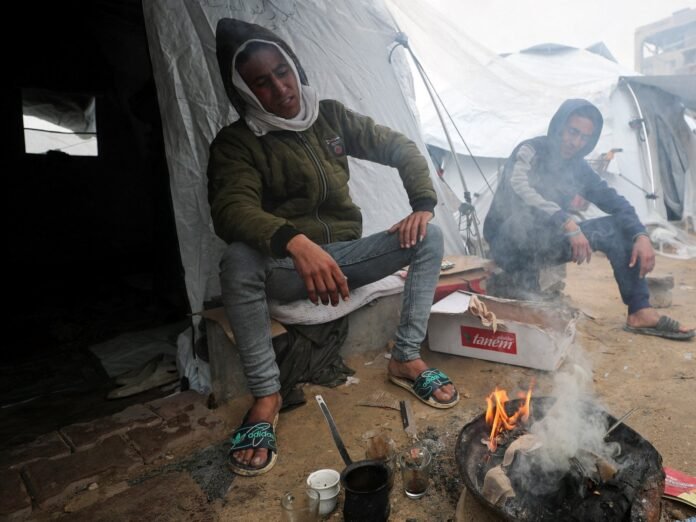 Thousands In Gaza Struggle In Tents Amid Cold, Stormy Weather - Dubai News TV