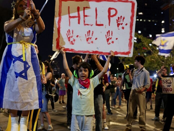 Israeli Protesters In Tel Aviv Demand An End To War On Gaza - Dubai News TV