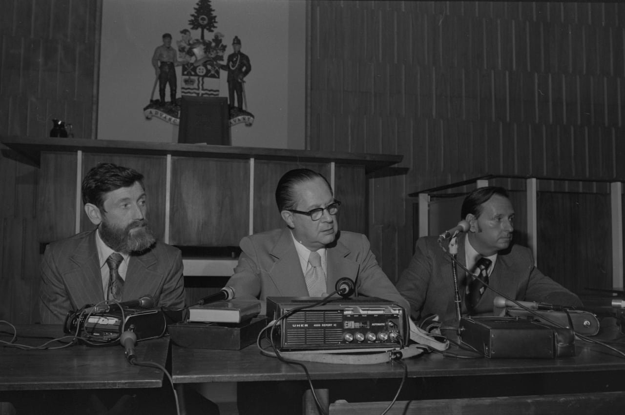 News conference at Ottawa police headquarters, 1975